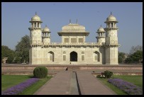 Digital photo titled itimad-ud-daulah-tomb-wide